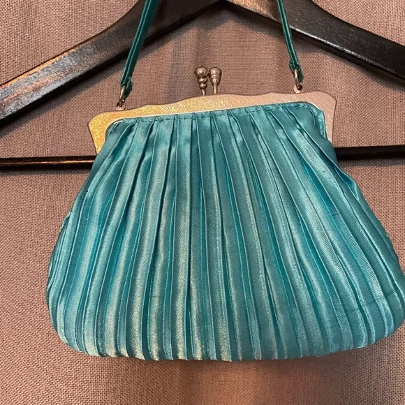 Y2K shell aqua mini purse - Picture 2 of 4